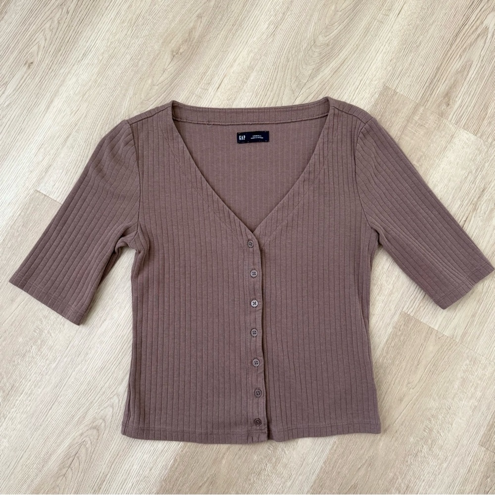 GAP Modern V-Neck Rib Short Sleeve Cardigan